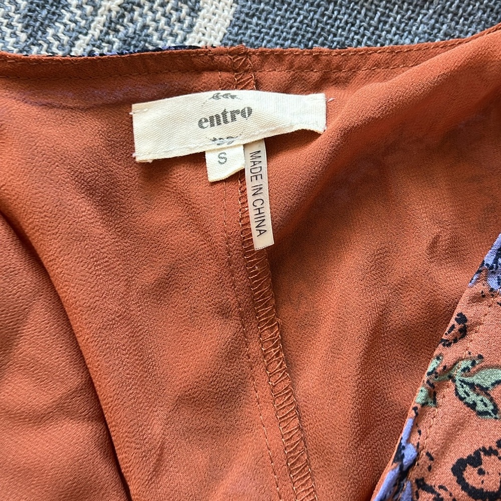 Entro Rust and Multicolor Top - Picture 2 of 2